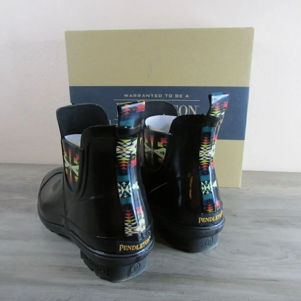 Pendleton Women's 6 Tucson Gloss Aztec Print Chelsea Rain Boot Black PW2269